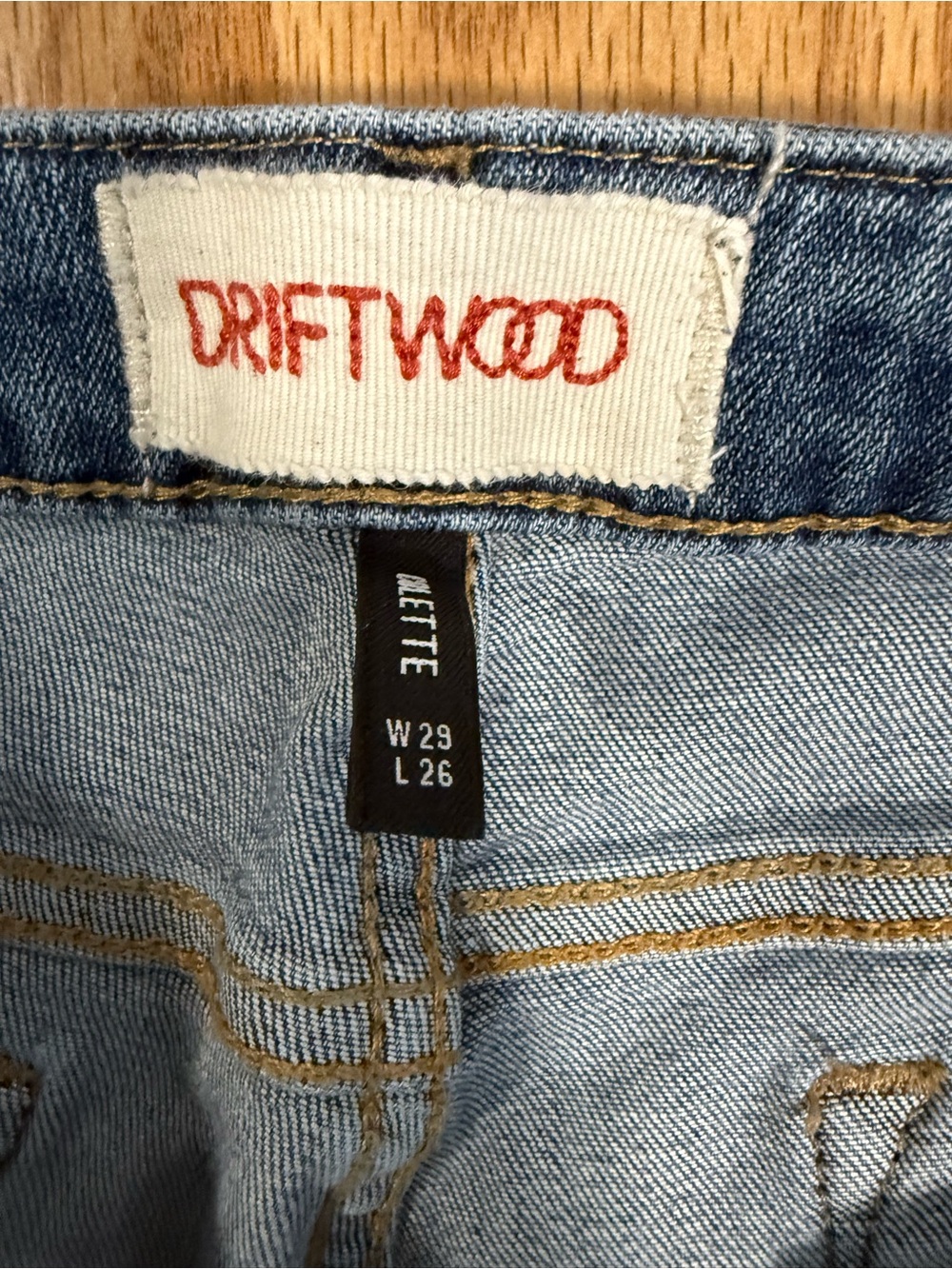 Driftwood Colette Women's Embroidered Hem Straight Jeans size 29 - Picture 2 of 7